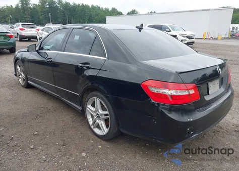 2011 Mercedes-Benz E 350 4Matic z USA, uszkodzony, nr VIN WDDHF8HB1BA432394